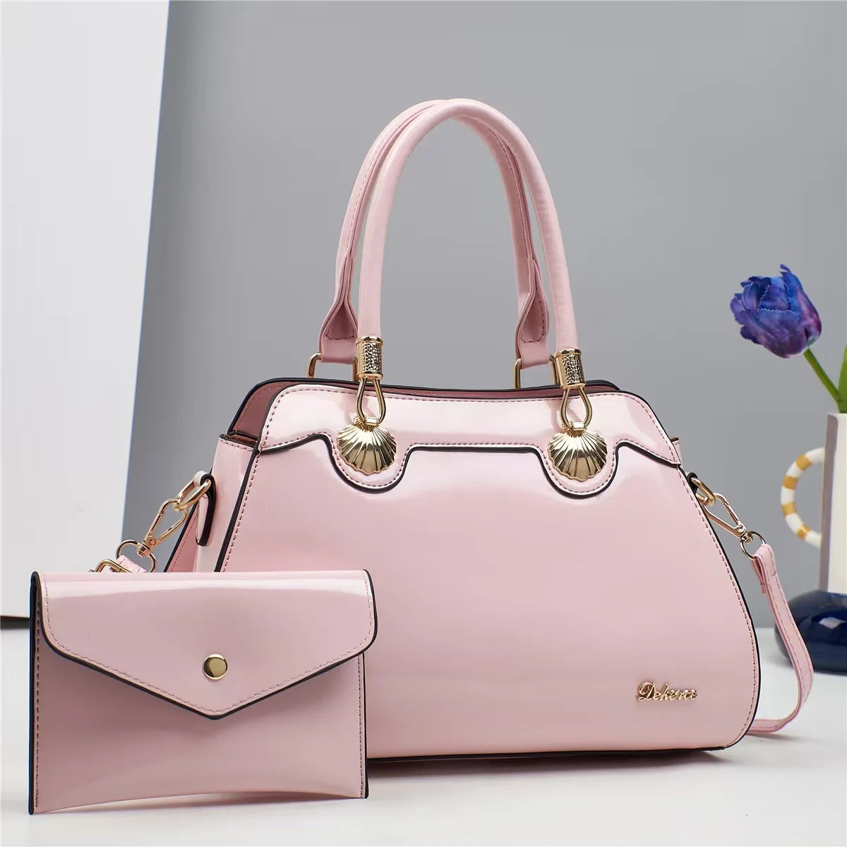 Bolsa Feminina de Couro Brilhante com Alça de Mão