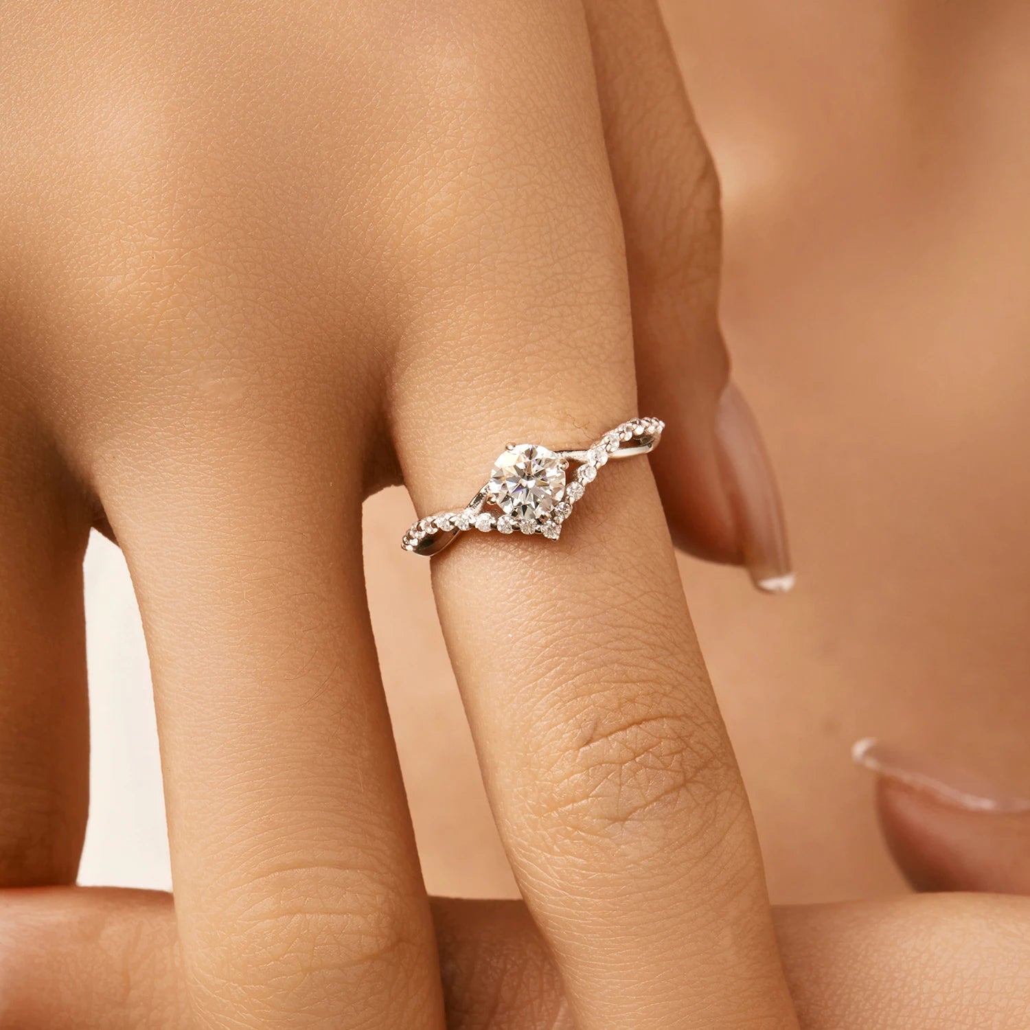 Anel Coroa com Moissanite – Prata 925
