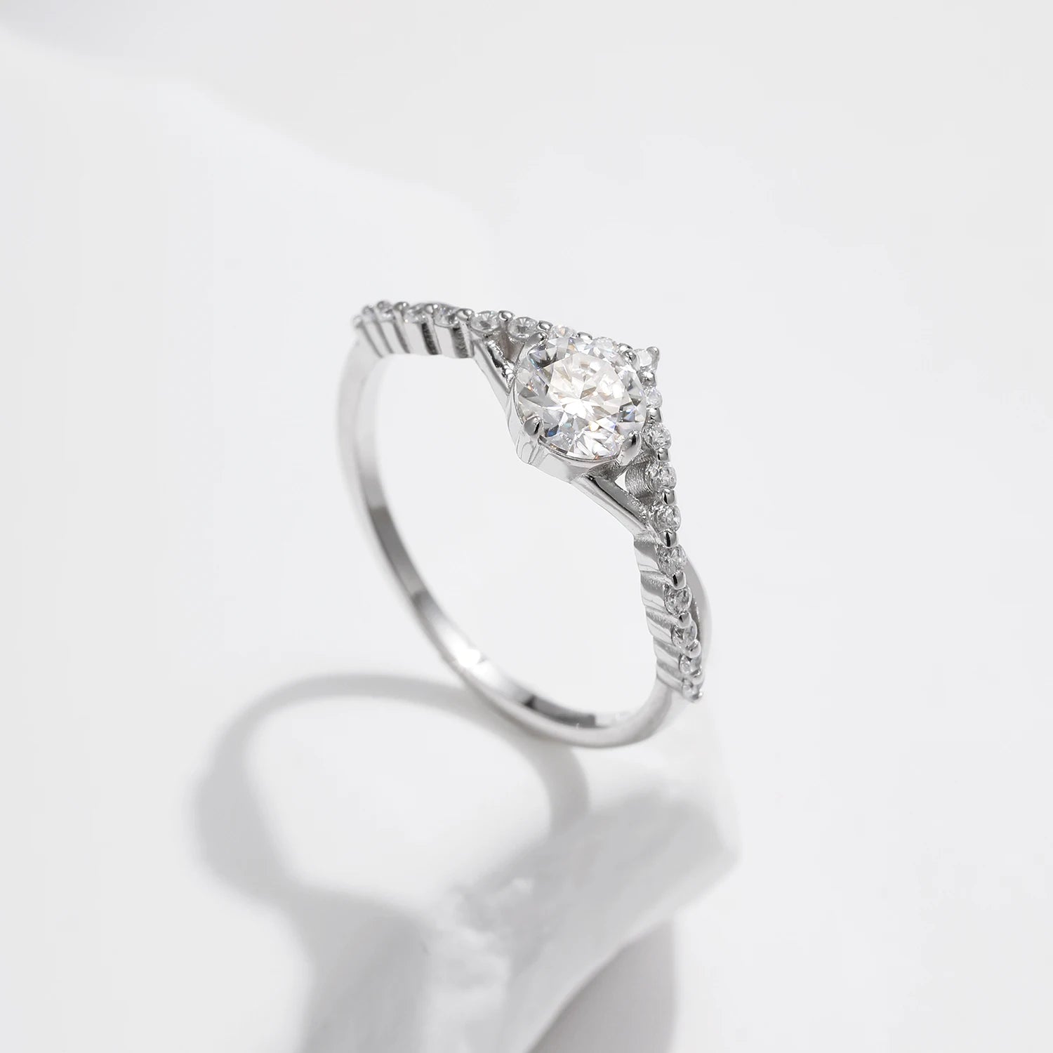 Anel Coroa com Moissanite – Prata 925
