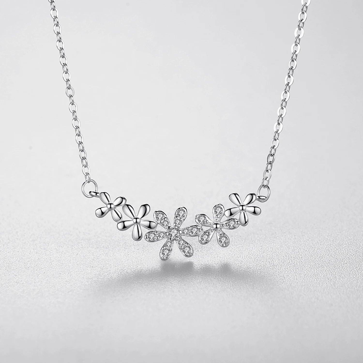 Conjunto Feminino Flor de Margarida – Prata 925 com Zircônia Cúbica Brilhante