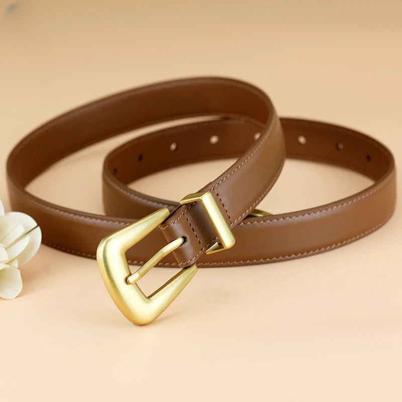 Cinto de Couro Feminino com Fivela Dourada